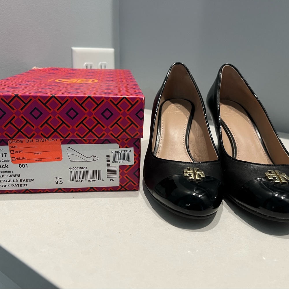 Black Tory wedge